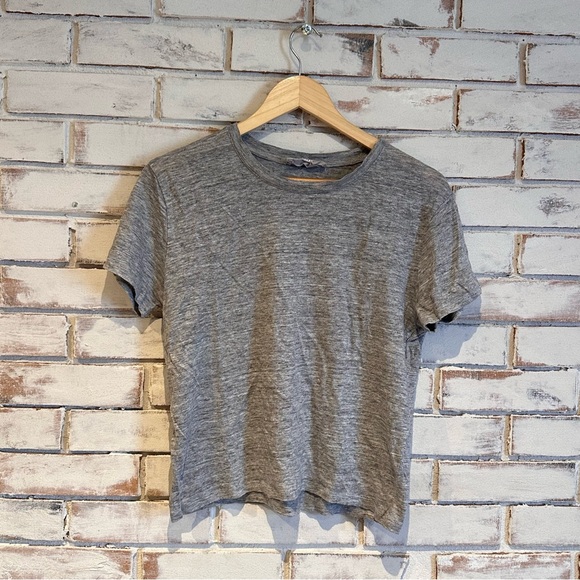 Everlane Tops - Everlane heather gray linen short sleeve T-shirt